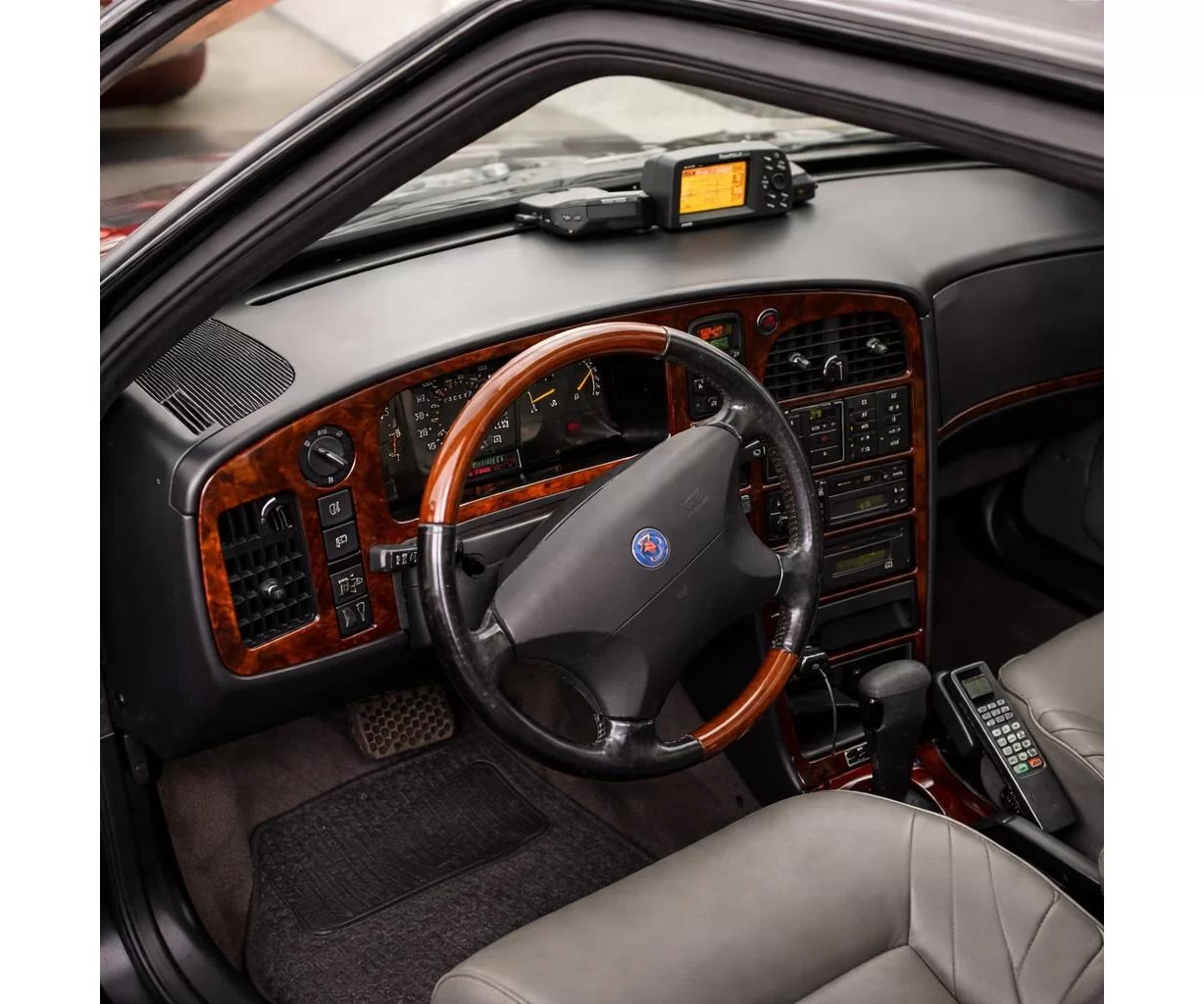 Saab 9000 1987-1994 Manual Gearbox, 12 Parts Mascherine sagomate per rivestimento cruscotti 