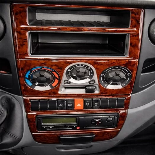 Iveco Daily01.2010 3D Inleg dashboard Interieurset aansluitend en pasgemaakt op he 4-Teile