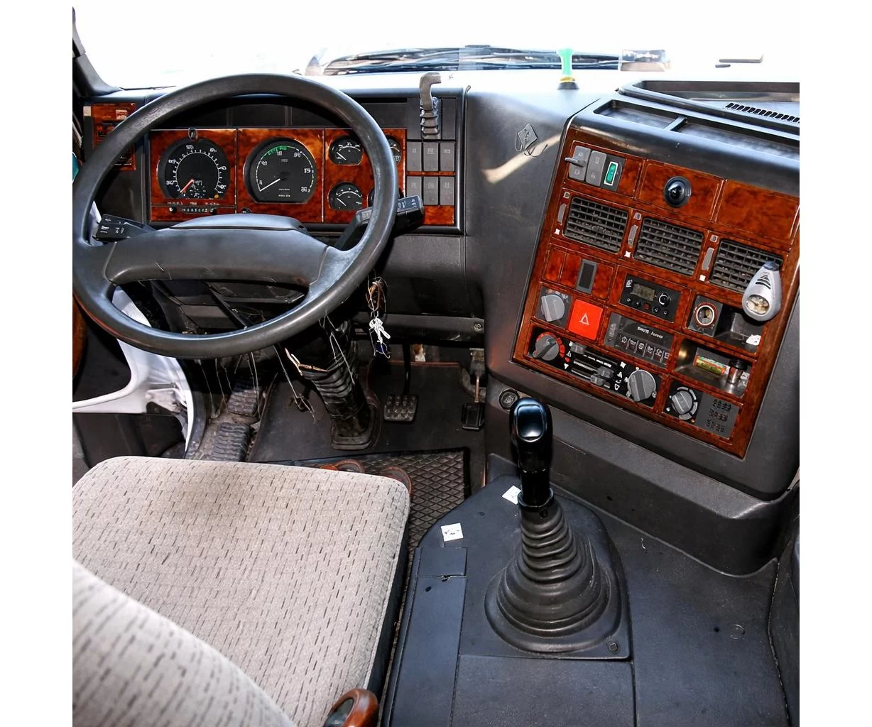 Iveco Eurotech-Eurostar 01.92-01.00 Mascherine sagomate per rivestimento cruscotti 39-Decori