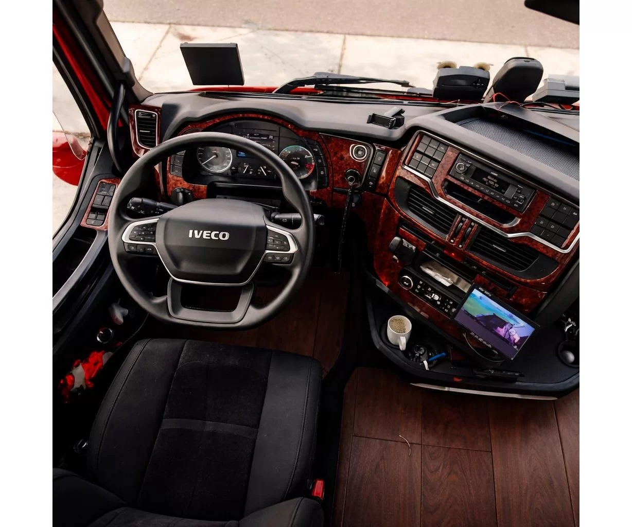 IVECO S-WAY 2019 Mascherine sagomate per rivestimento cruscotti 17-Decori IVECO S-WAY 2019 Mascherine sagomate per rivestimento cruscotti 17-Decori