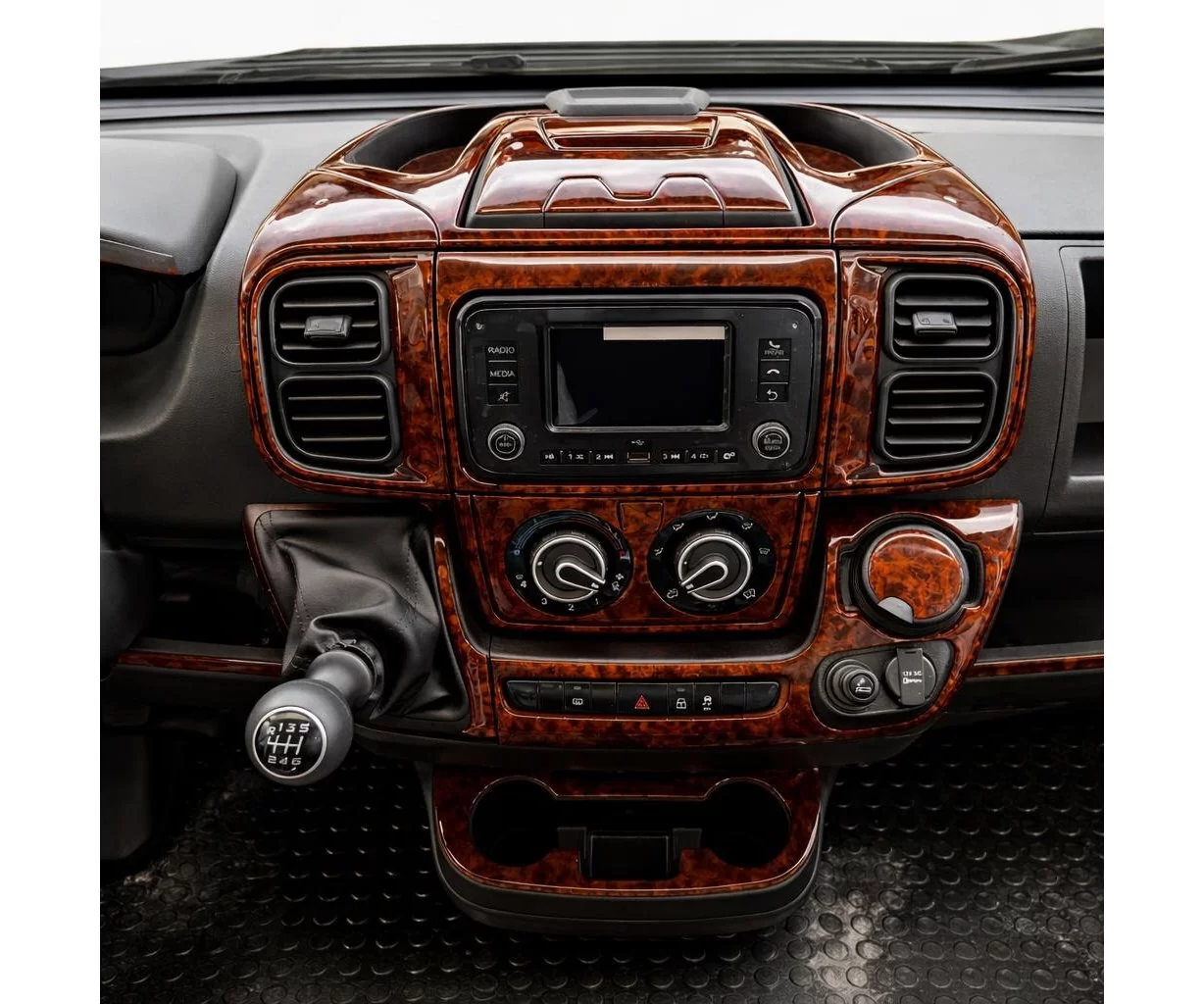 Fiat Ducato 2022 Mittelkonsole Armaturendekor Cockpit Dekor 27-Parts Fiat Ducato 2022 Mittelkonsole Armaturendekor Cockpit Dekor 27-Parts