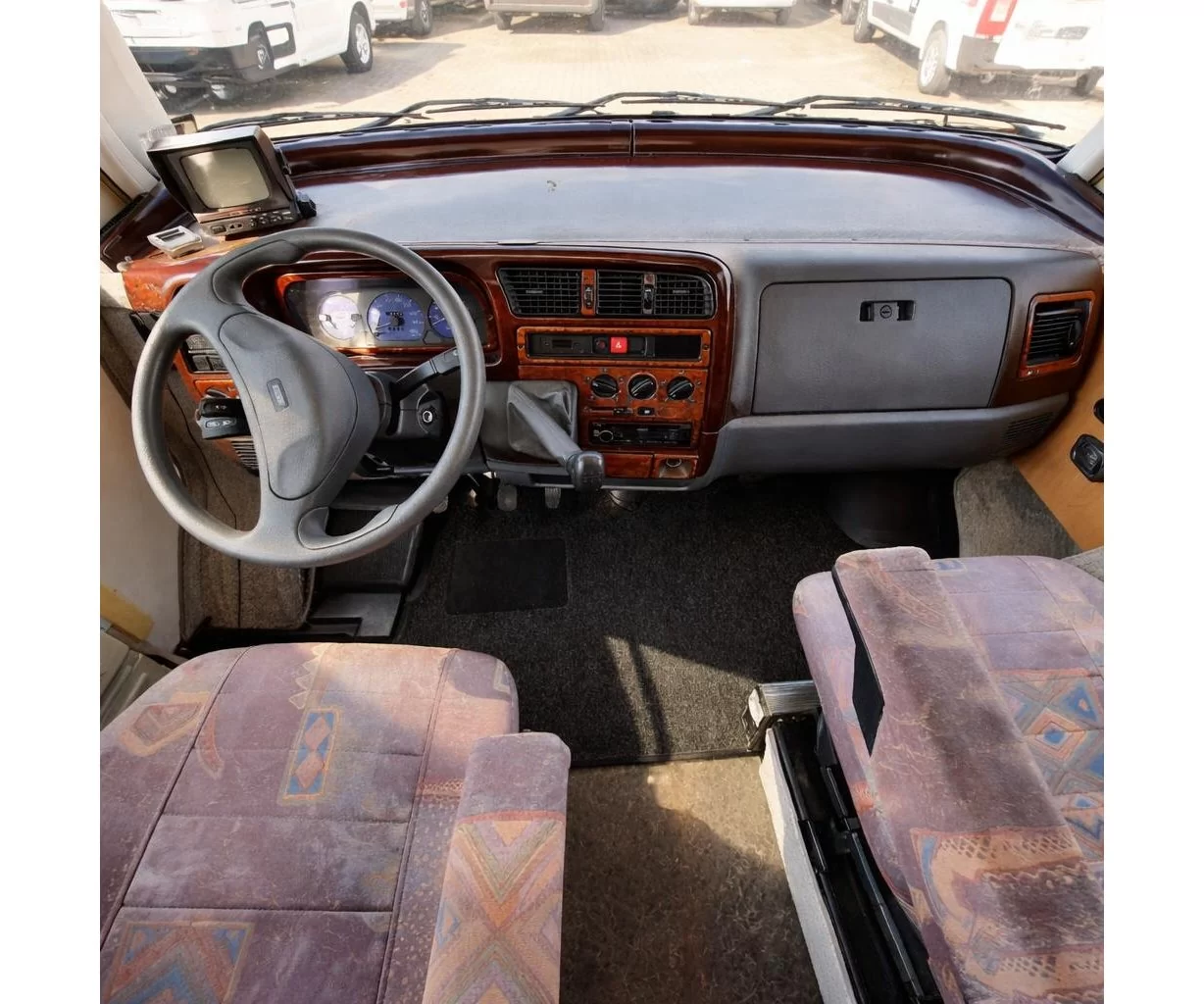 Peugeot Boxer 09.94-01.023D Inleg dashboard Interieurset aansluitend en pasgemaakt op he 32-Teile