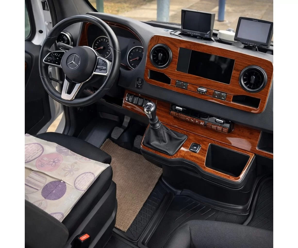 Mercedes Sprinter W907 2018 Mascherine sagomate per rivestimento cruscotti 50-Decori Mercedes Sprinter W907 2018 Mascherine sagomate per rivestimento cruscotti 50-Decori