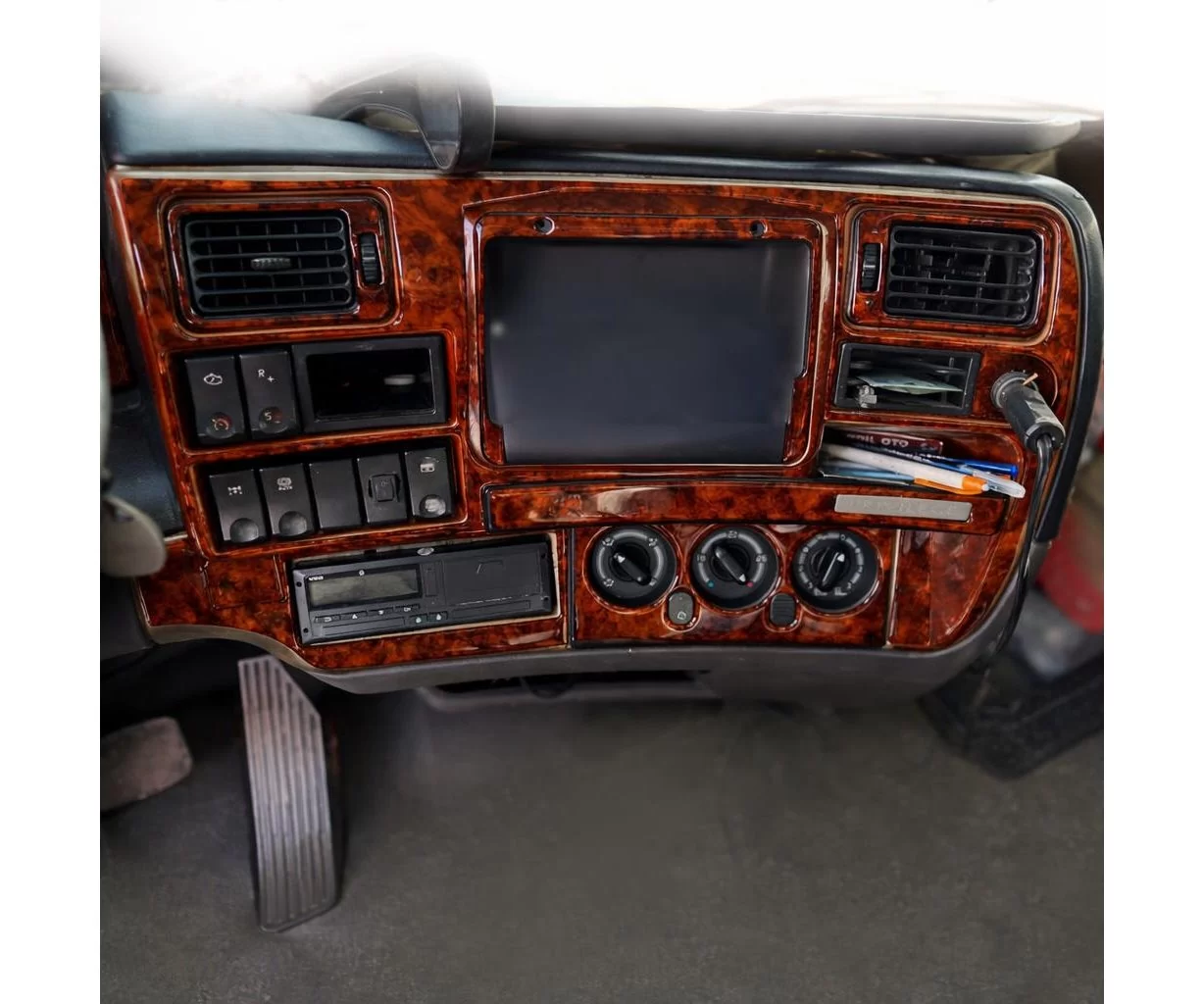 Renault Magnum 08.2006 3D Inleg dashboard Interieurset aansluitend en pasgemaakt op he 24-Teile