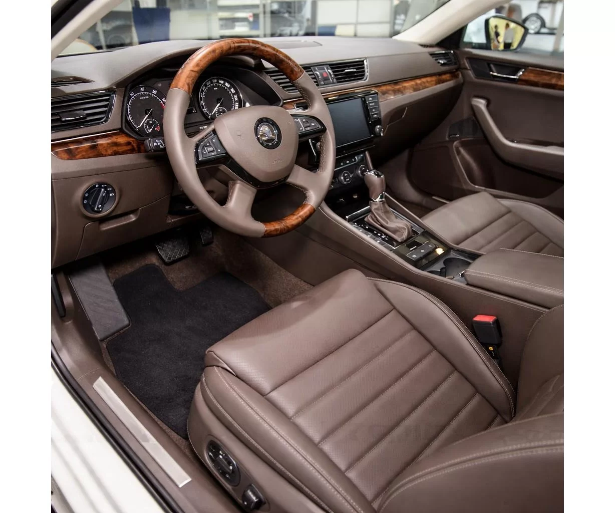 Skoda SuperB 2014 Mascherine sagomate per rivestimento cruscotti 14-Decori