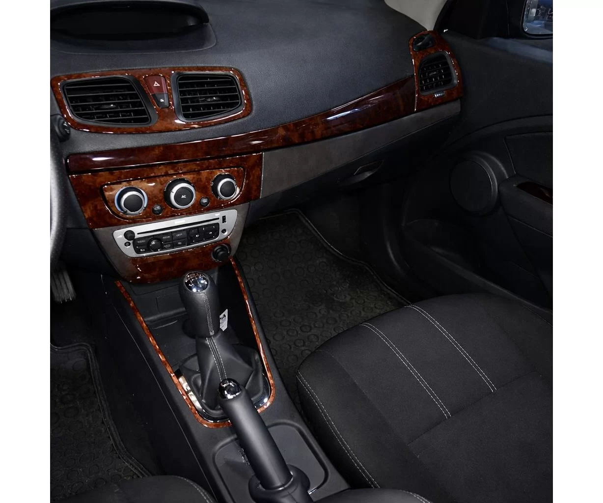 Renault Fluence 01.2010 Mascherine sagomate per rivestimento cruscotti 13-Decori Renault Fluence 01.2010 Mascherine sagomate per rivestimento cruscotti 13-Decori