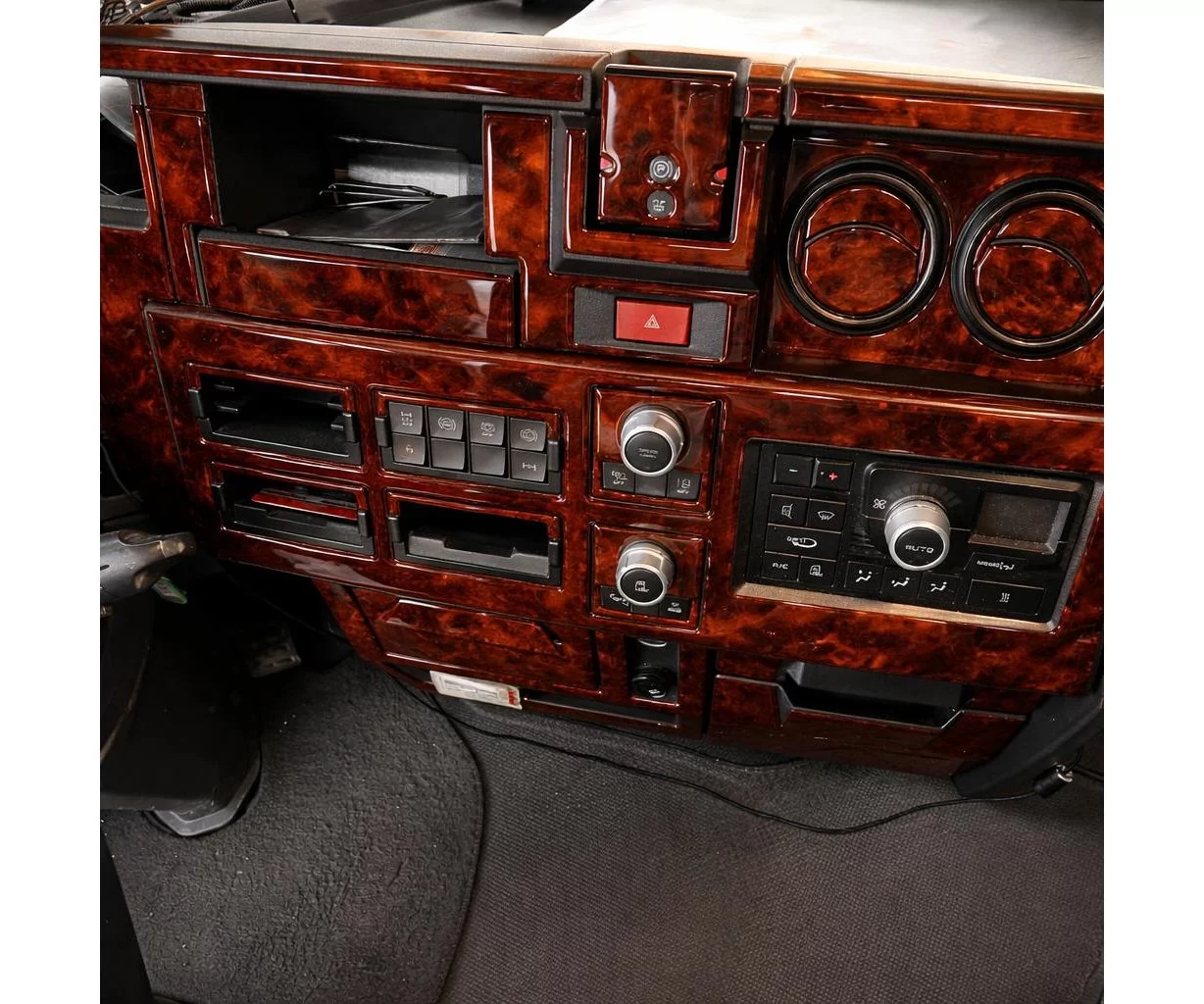 Renault Trucks T 2013-2023 Mascherine sagomate per rivestimento cruscotti 27-Decori