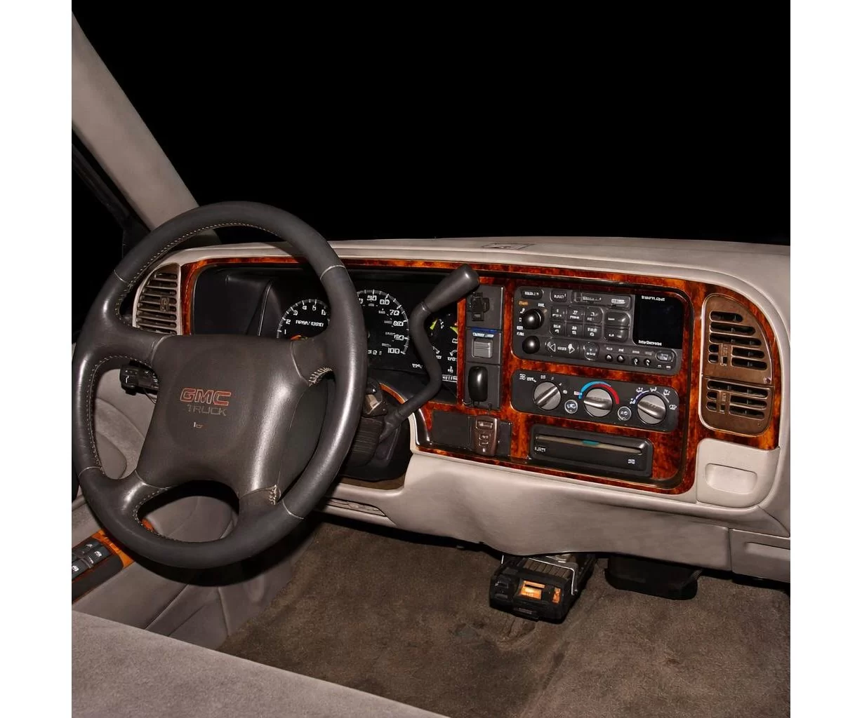 Chevrolet Tahoe 03.95-09.99 Mascherine sagomate per rivestimento cruscotti 24-Decori Chevrolet Tahoe 03.95-09.99 Mascherine sagomate per rivestimento cruscotti 24-Decori