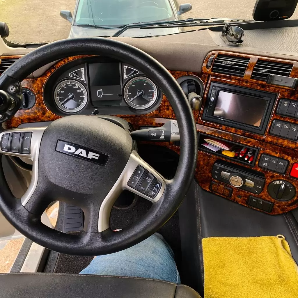 Daf CF 2014 3D Inleg dashboard Interieurset aansluitend en pasgemaakt op he-Teile Daf CF 2014 3D Inleg dashboard Interieurset aansluitend en pasgemaakt op he-Teile