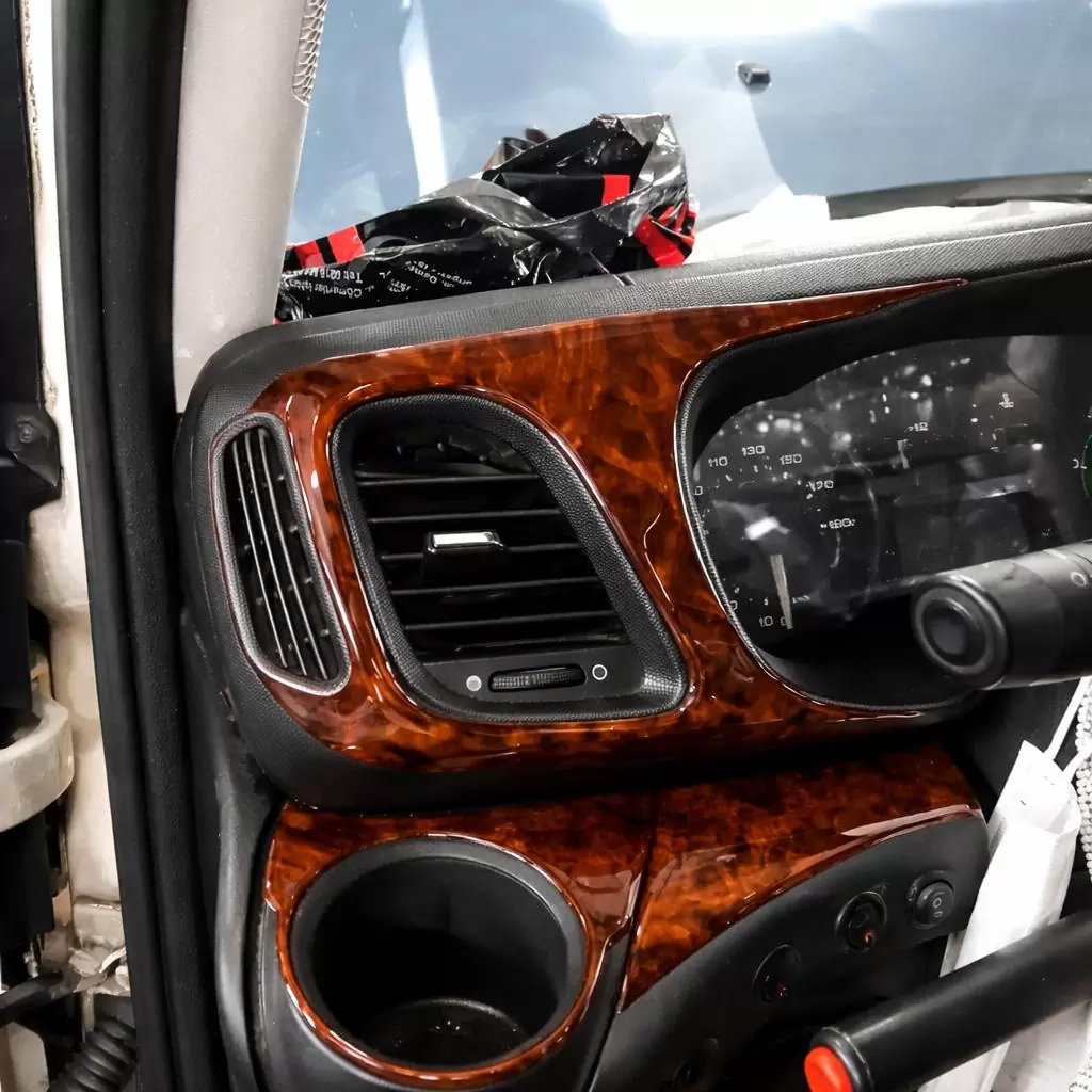 Iveco Daily 07.2014 Mittelkonsole Armaturendekor Cockpit Dekor 38-Teile