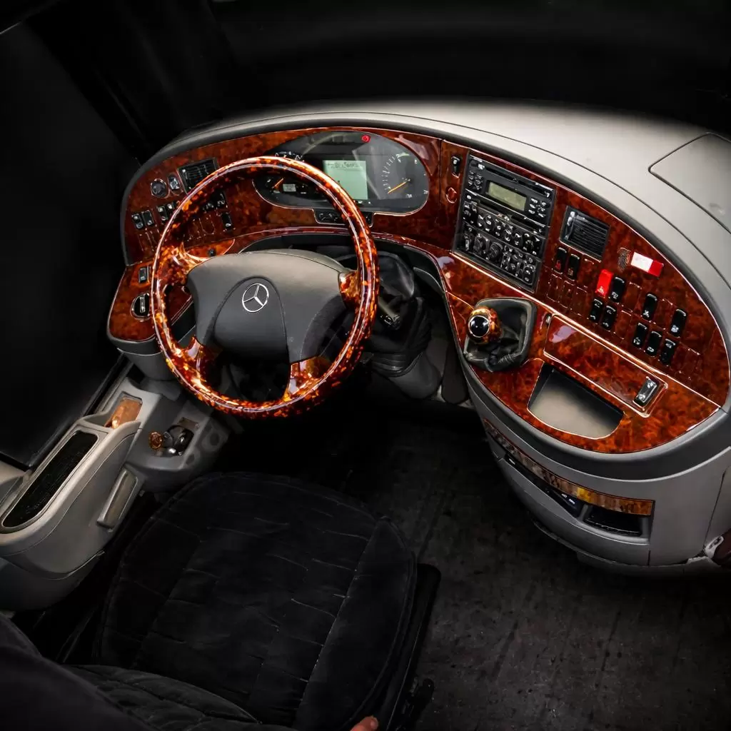 Mercedes Travego 02.05-12.10 3D Inleg dashboard Interieurset aansluitend en pasgemaakt op he 44-Teile