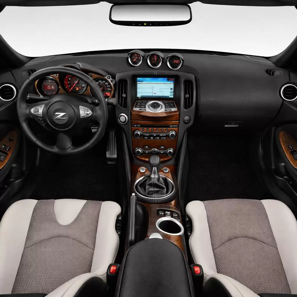 Nissan 370Z-2009 Inleg dashboard Interieurset aansluitend en pasgemaakt 16 Delen