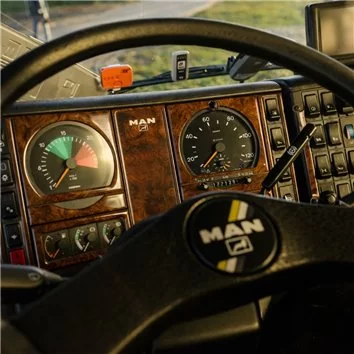 MAN S 2000 01.97-01.00 Mittelkonsole Armaturendekor Cockpit Dekor 24-Teile