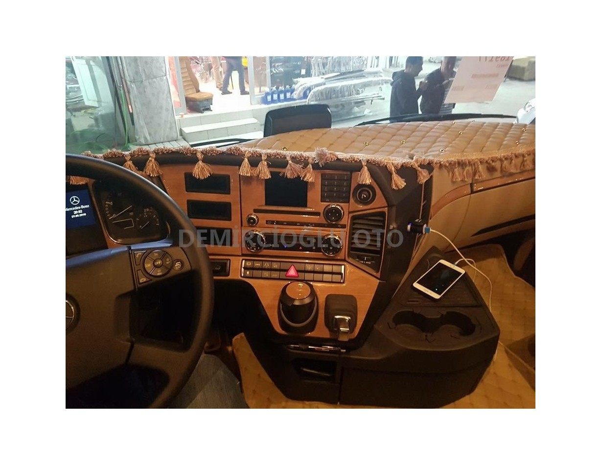 Mercedes Actros Antos 09.2016 3D Inleg dashboard Interieurset aansluitend en pasgemaakt op he 26-Teile